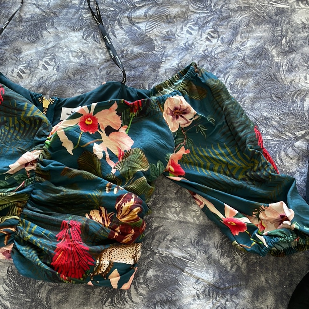 Sheike off shoulder floral top size 14 comfortably too only worn once - Picture 4 of 6